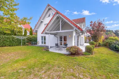 Garber Massivhaus: 6,5 Zimmer, Garten, PV-Anlage, ideal für Familien (Ellwangen-Rindelbach)
